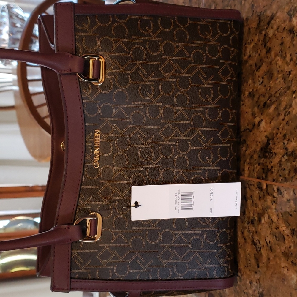 💜Calvin Klein Signature canvas satchel